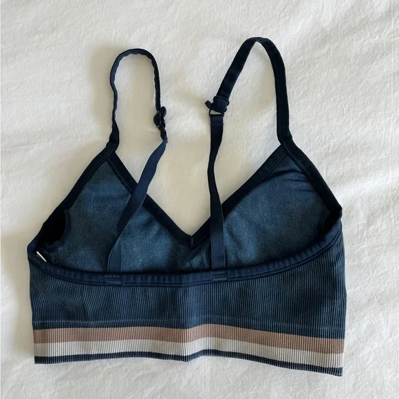 Ribbed Spanx Activewear Sports Bra and Seamless Leggings Set - Picture 3 of 5